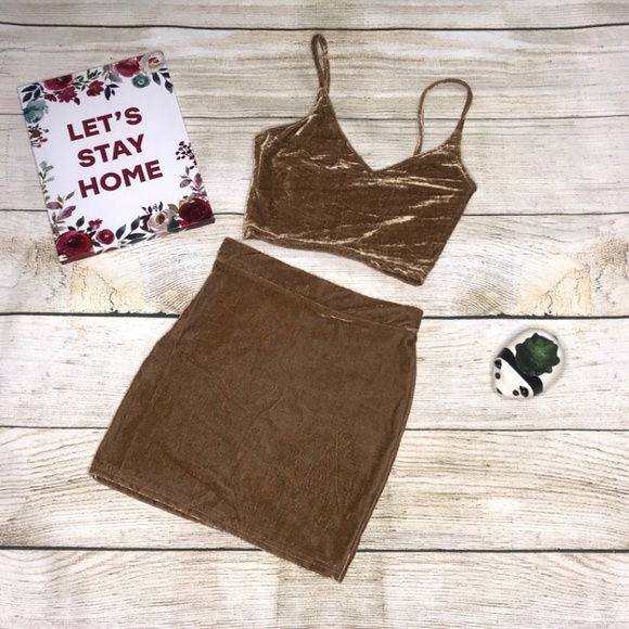Dresses & Skirts - ⚡️Velvet Two Piece Birthday Set